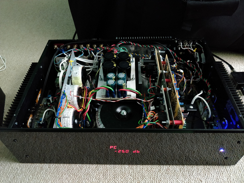 Completed front view of the amplifier