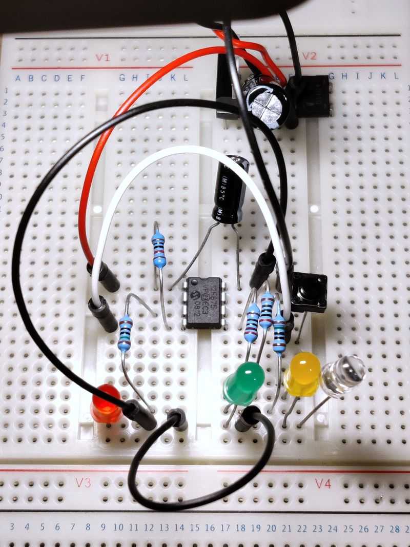 PIC12F675 simple timer breadboard photo