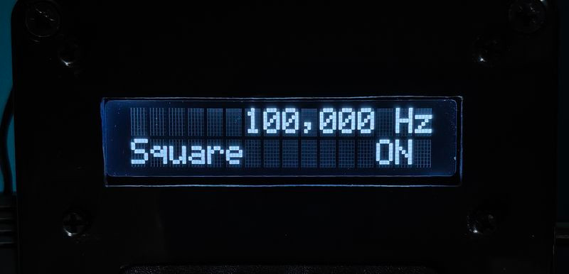 LCD showing square 100kHz