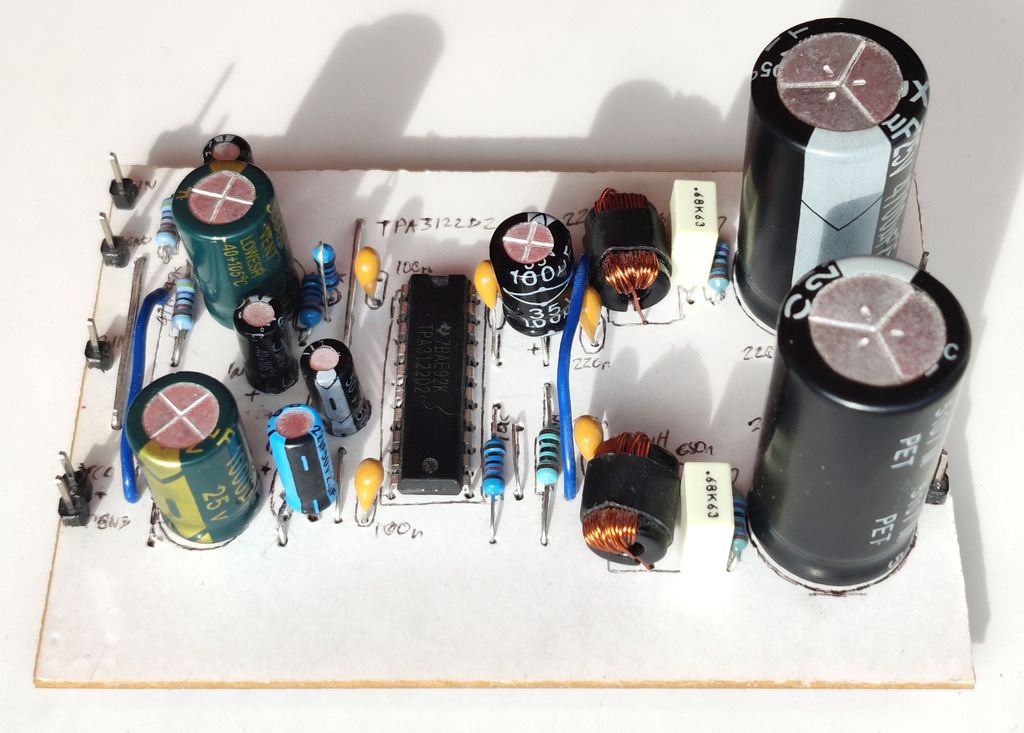 TPA3122D2 / TPA3125D2 stripboard top view with components (second revision)